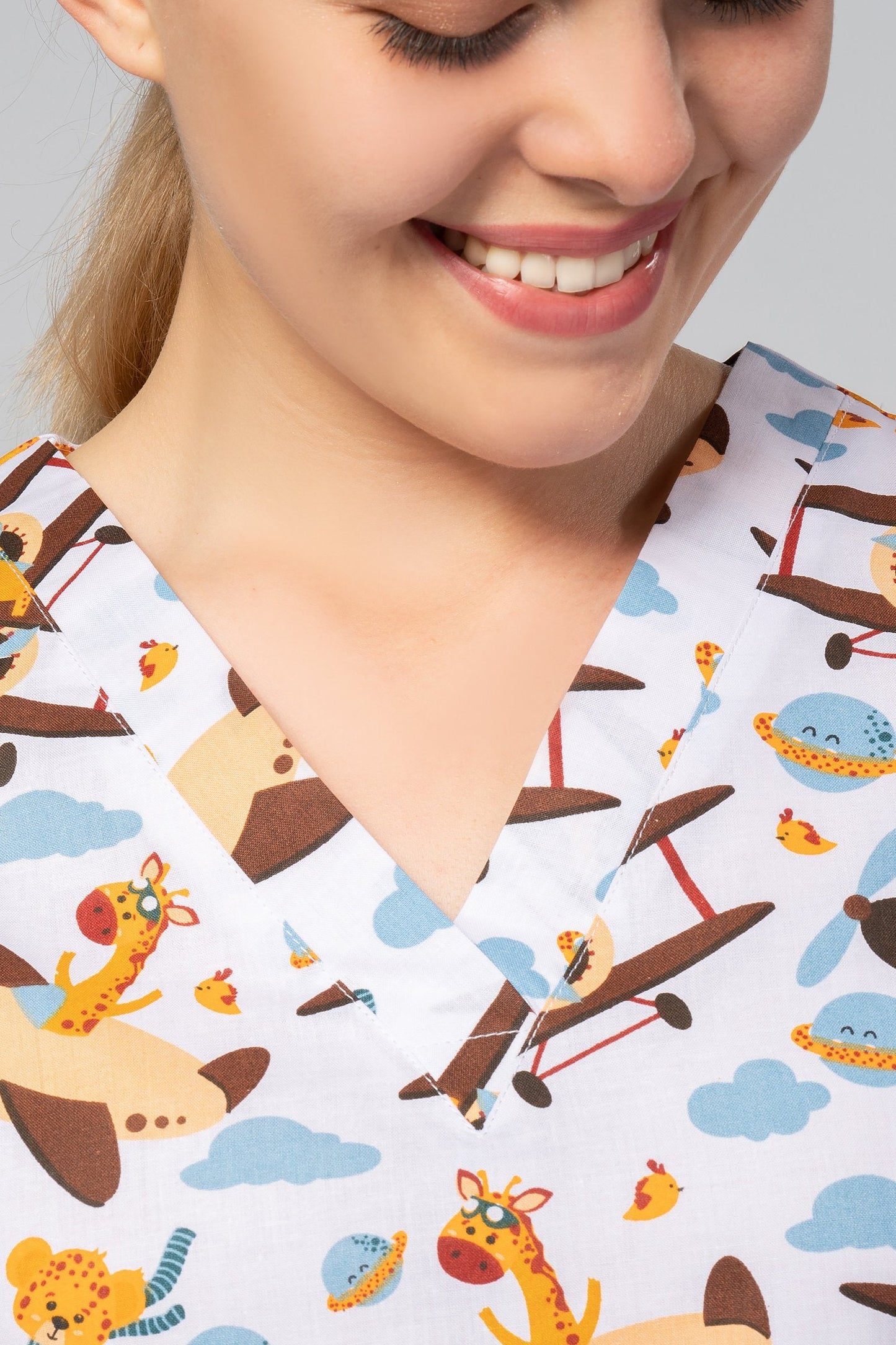 Women's medical shirt Halena CM1001P African animals in the airplanes