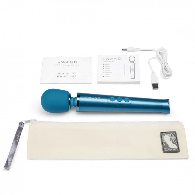 Le Wand Petite Rechargeable Vibrating Massager Blue